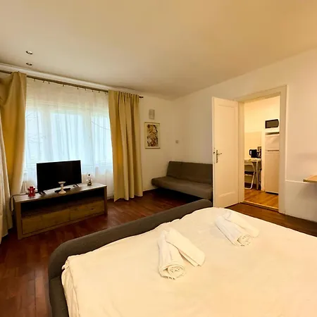 Cozy Tampa 3 *