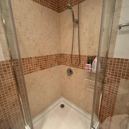 Cozy Tampa Retreat - Ultra-central בראשוב